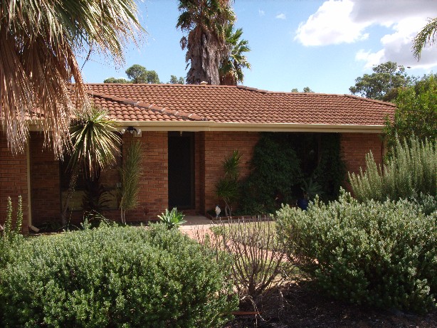 Established Home in Quite Cul De Sac Picture 2