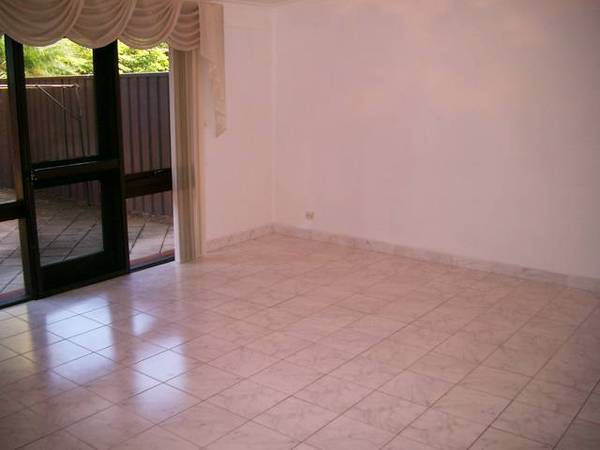 2 BEDROOM TOWNHOUSE Picture 2