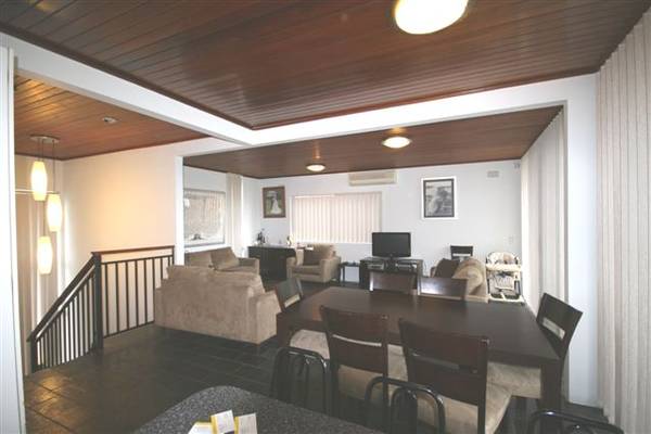 QUALITY HOME, GREAT POSITION Picture 2