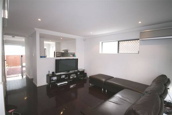 ULTRA MODERN Picture 3