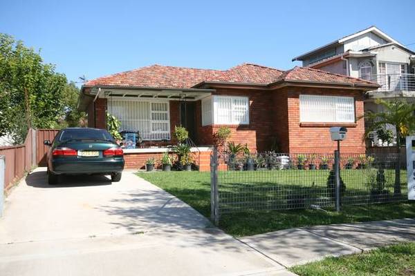 HIGH SIDE OF THE STREET Picture 1