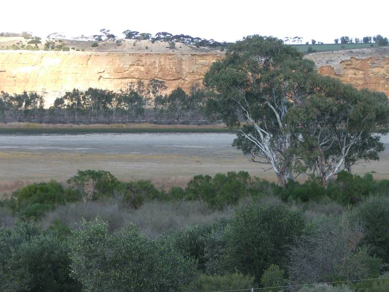 Neat Home - Gorgeous River Town Year Round Picture 2