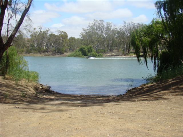 Great Getaway - Short Walk to Riverfront Picture 2