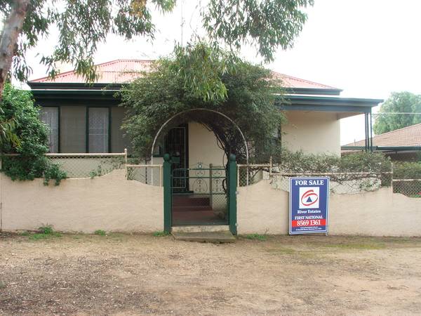 Solid Character Home - Huge Block - Excellent Position Picture 1