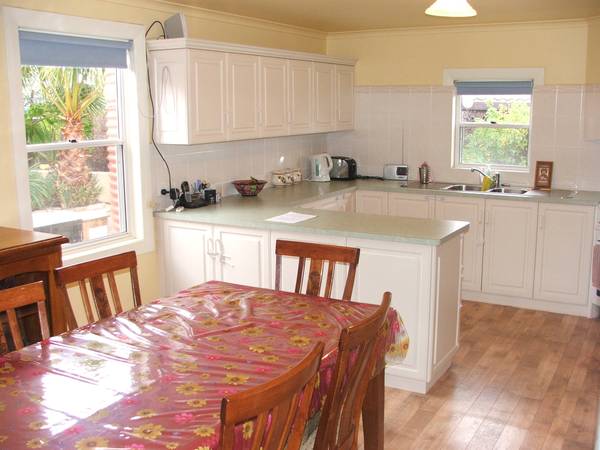 Solid Character Home - Huge Block - Excellent Position Picture 2