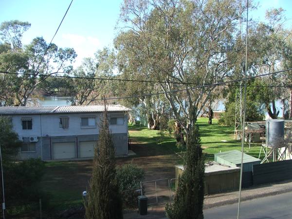 Prime Position - close to Riverfront & Main Street Picture 3