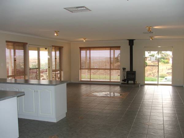 Quality Spacious Home & Location - River Views Picture