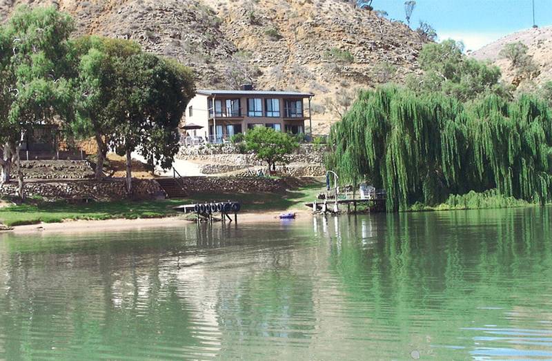 RIVER FRONT LIVING - FABULOUS RIVER VIEWS Picture 1