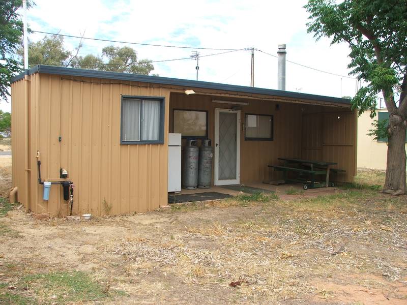 Superb Riverfront Location - Skier's Delight Picture 2