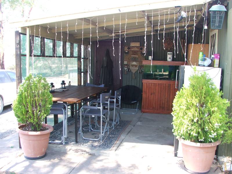 Freehold Shack - Awesome position - Easy River Access! Picture 3