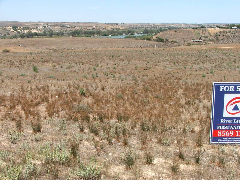 2 1/2 Acres With River Scenery Picture 3