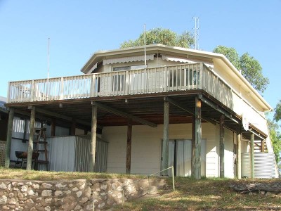 ENVIABLE RIVER LIFESTYLE! Picture ENVIABLE RIVER LIFESTYLE! Picture