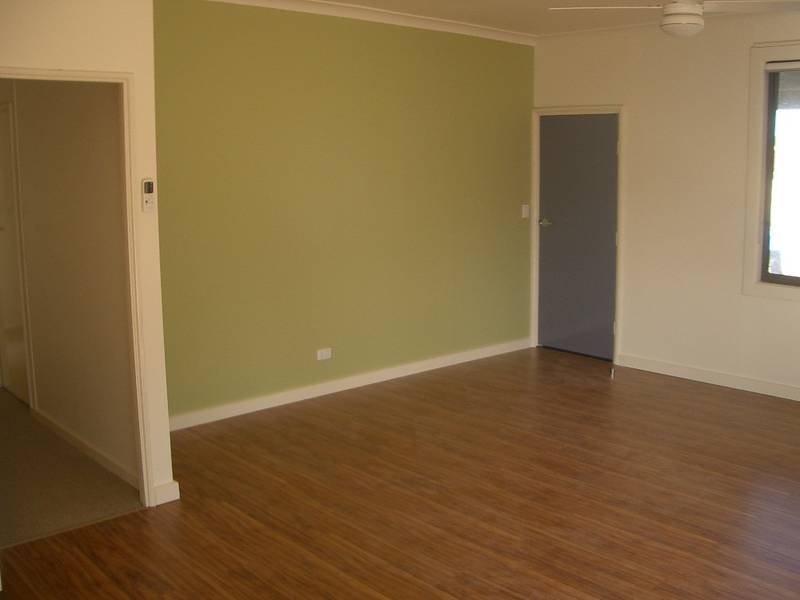 Newly renovated 3 bedroom home! Picture 2