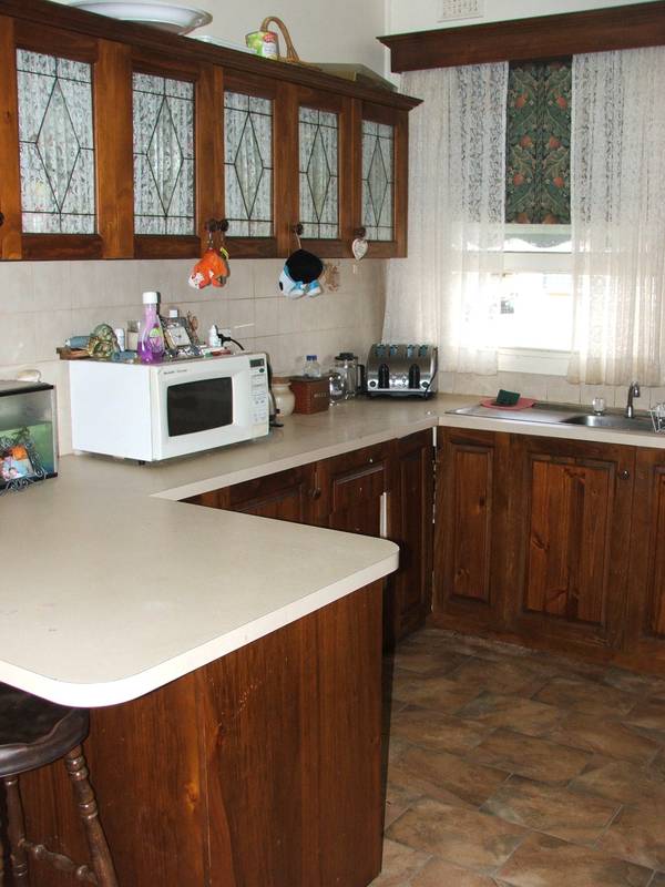 FAMILY OR INVESTMENT - HOME & SELF CONTAINED FLAT Picture 2