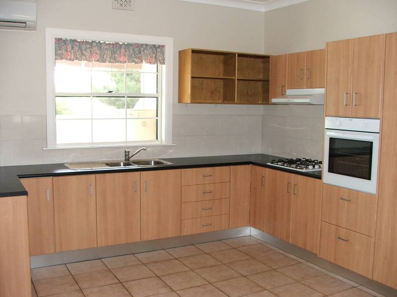 BIG HOME, BLOCK & VALUE - LOTS OF NEW FEATURES Picture 2