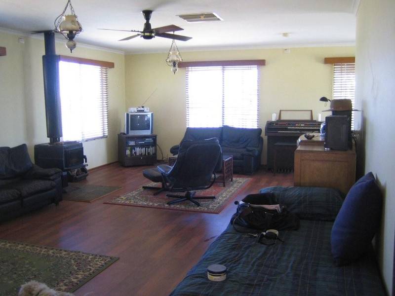 2 RESIDENCES WITH VIEWS - TWICE THE VALUE Picture 3