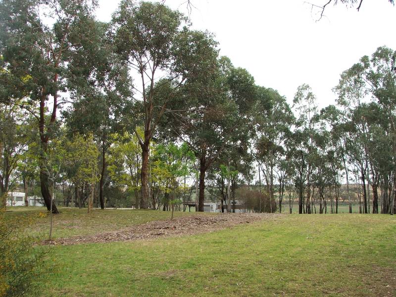 PRIME LOCATION - BUILD NEAR THE RIVER! Picture 2