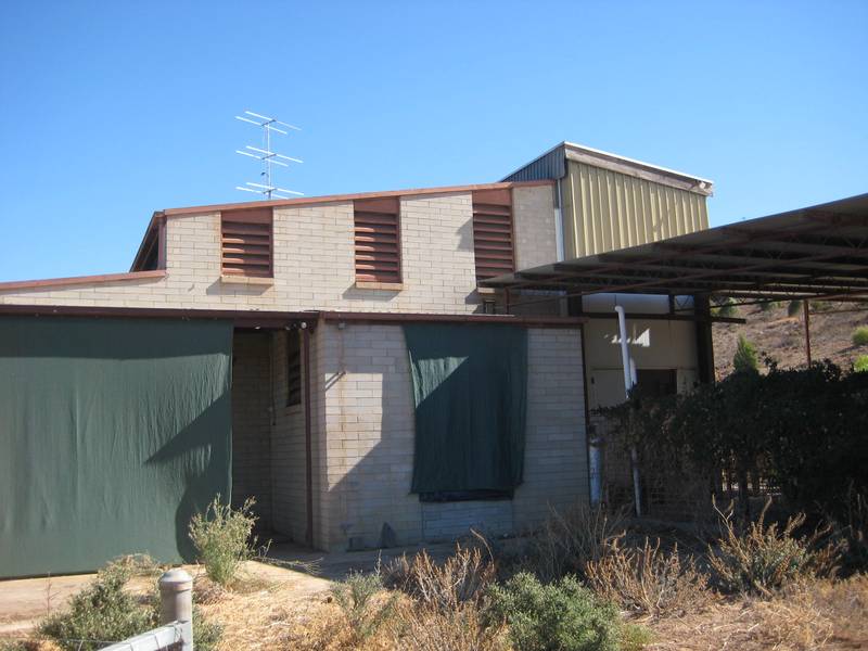 Gorgeous river countryside views Picture 1