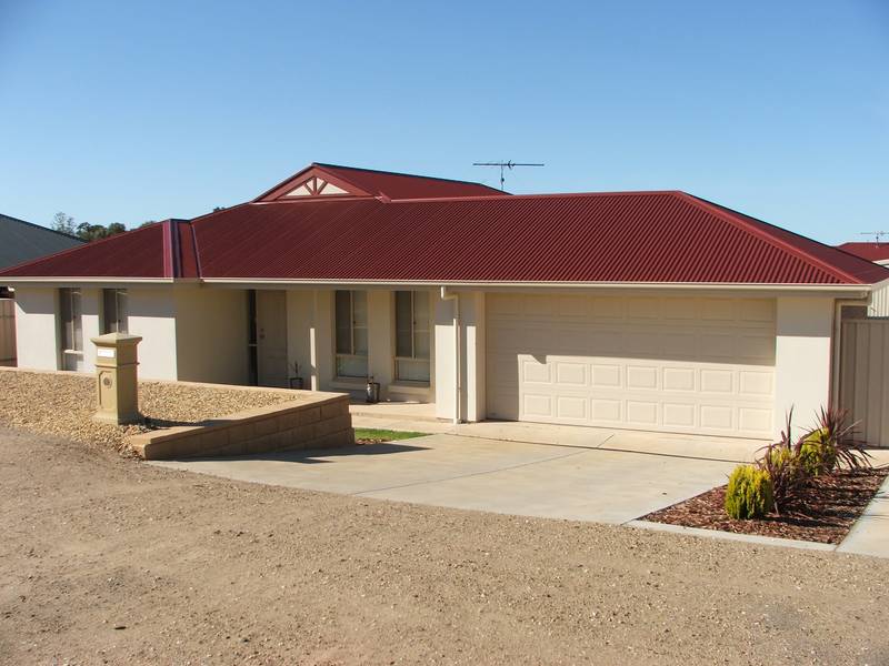 AS GOOD AS NEW & ALL THE WORK HAS BEEN DONE FOR YOU Picture 1