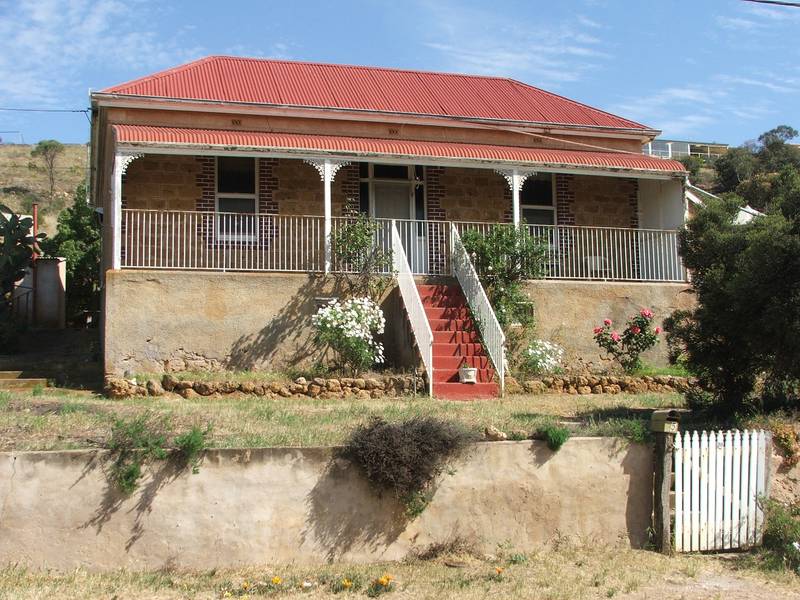 RENOVATE OR DETONATE - OLD STONE COTTAGE WITH RIVER VIEWS Picture 1