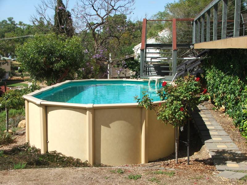 ENTERTAIN WITH A POOL, VIEWS & STYLE Picture 2