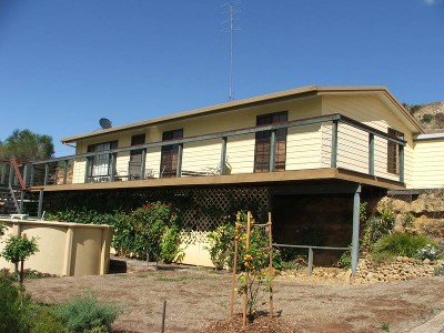 ENTERTAIN WITH A POOL, VIEWS & STYLE Picture ENTERTAIN WITH A POOL, VIEWS & STYLE Picture