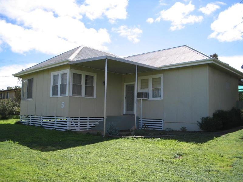 Palmer home, near primary school Picture 1