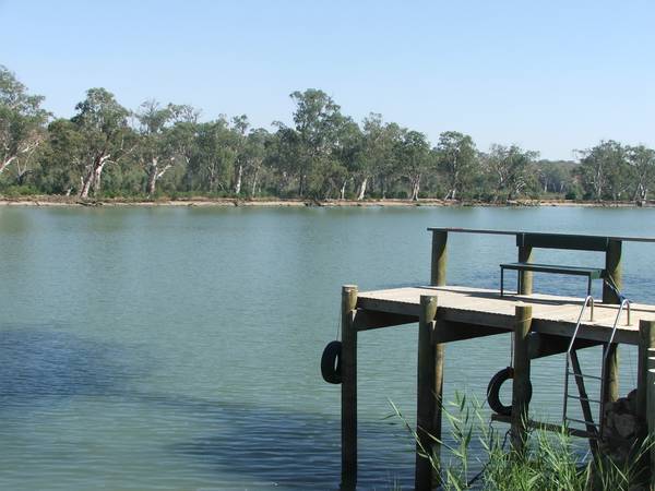 Exceptional Riverfront Location- Holiday Haven Picture 2