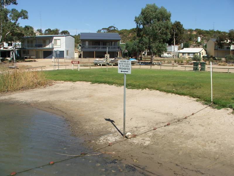 Riverfront & Boat Ramp Just
Metres Away Picture 3