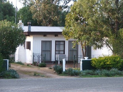 Comfy Country Cottage Picture