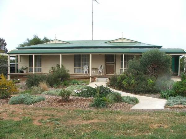 Beautiful Modern Home Picture 1