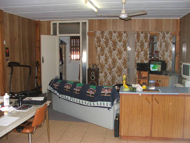 Neat Low Priced Home in Cosy River Town Picture 3