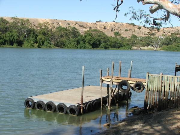 Stylish Riverfront Living Picture 2