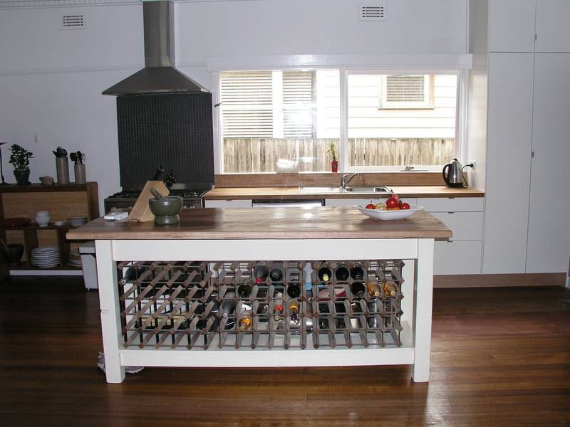 OLD WORLD CHARM WITH ROOM TO MOVE Picture 2