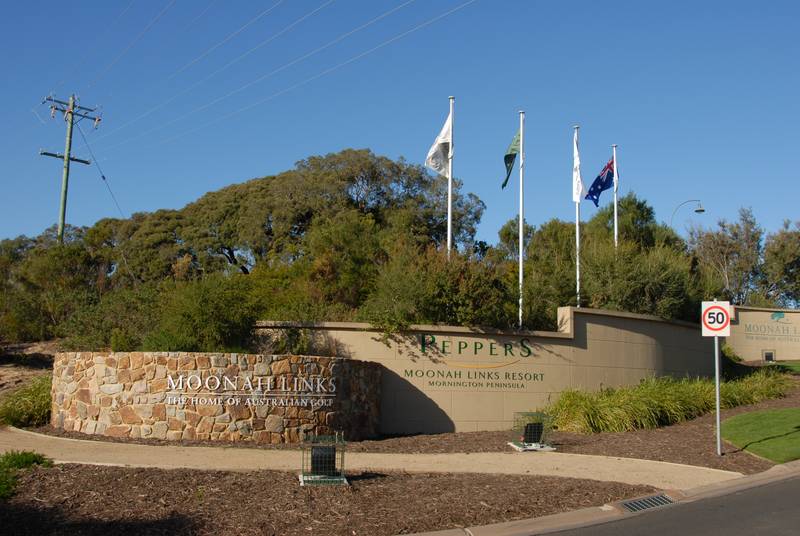 SUPERBLY LOCATED VACANT LAND Picture 2