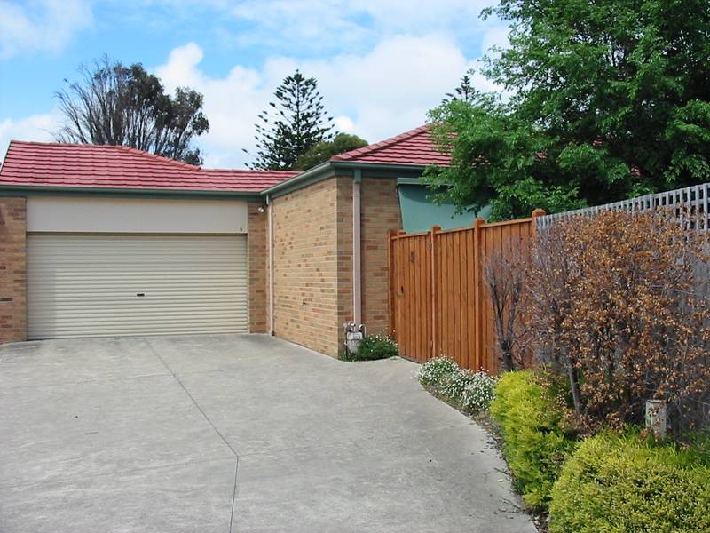 PRIVATE AND CENTRAL Picture 1