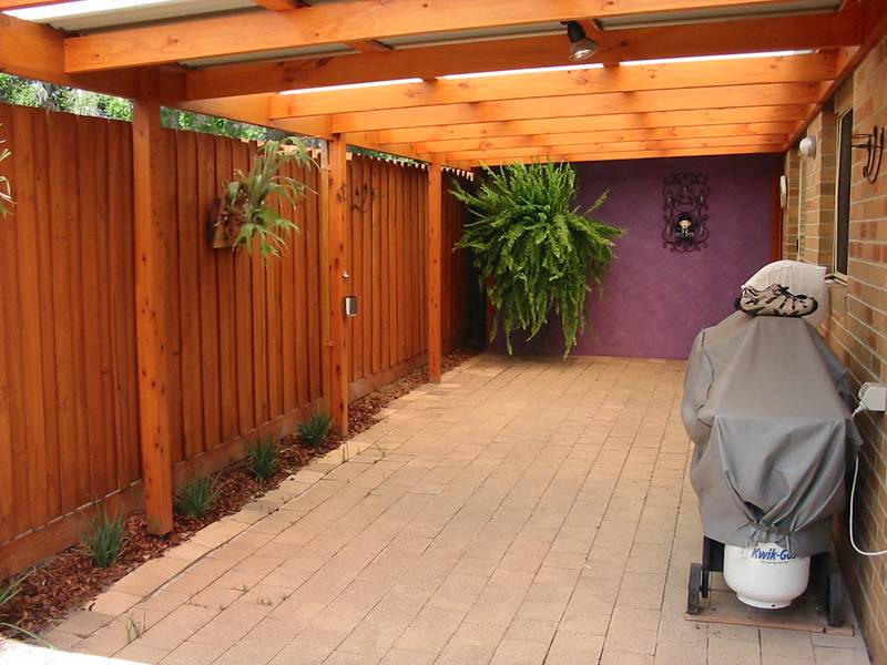 PRIVATE AND CENTRAL Picture 3