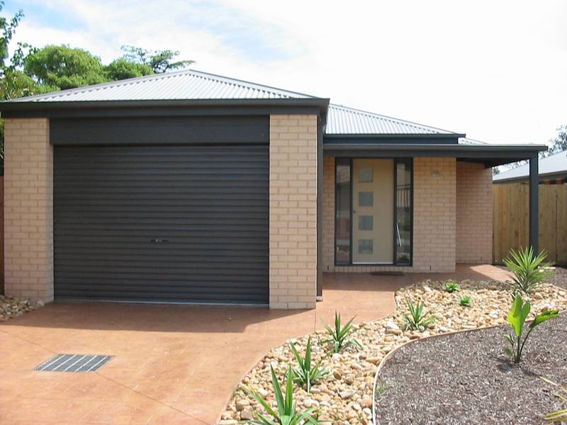 QUALITY BRAND NEW HOME Picture 1