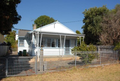 QUAINT & QUIRKY BEACH HOUSE - Price Reduced!!!! Picture