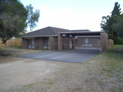 .SECLUDED FAMILY HOME Picture