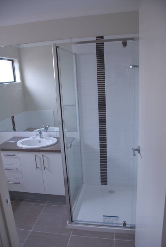 BRAND NEW - FULLY LANDSCAPED Picture 3