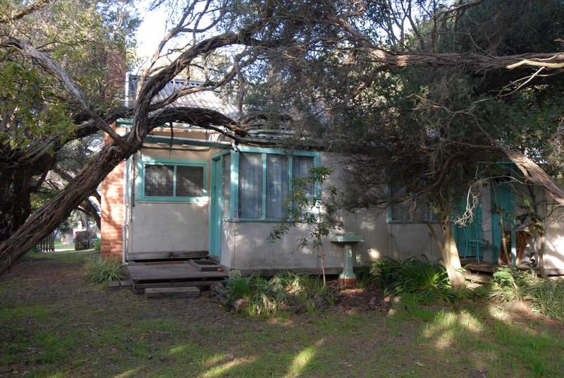 ABSOLUTE BEACHSIDE- ROSEBUD/McCRAE Picture 3