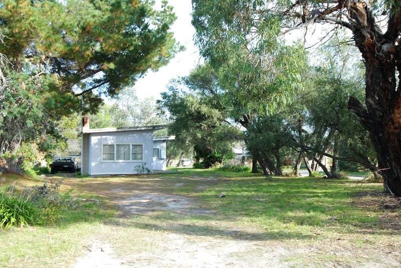 LARGE DEVELOPMENT SITE Picture 1