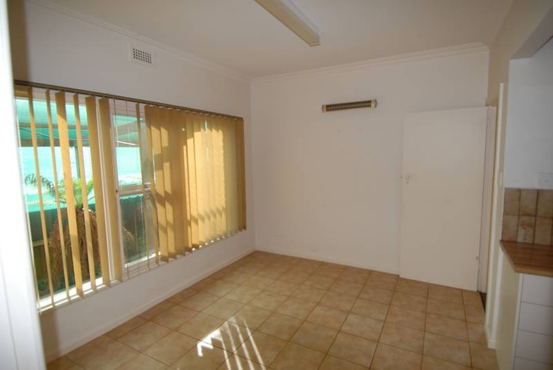 AUCTION THIS SATURDAY - 11-00am Picture 3