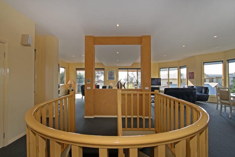 LUXURY LIVING - ON THE BEACH Picture 3