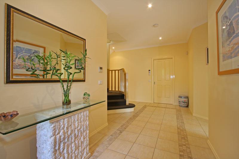 LUXURY LIVING - ON THE BEACH Picture 2