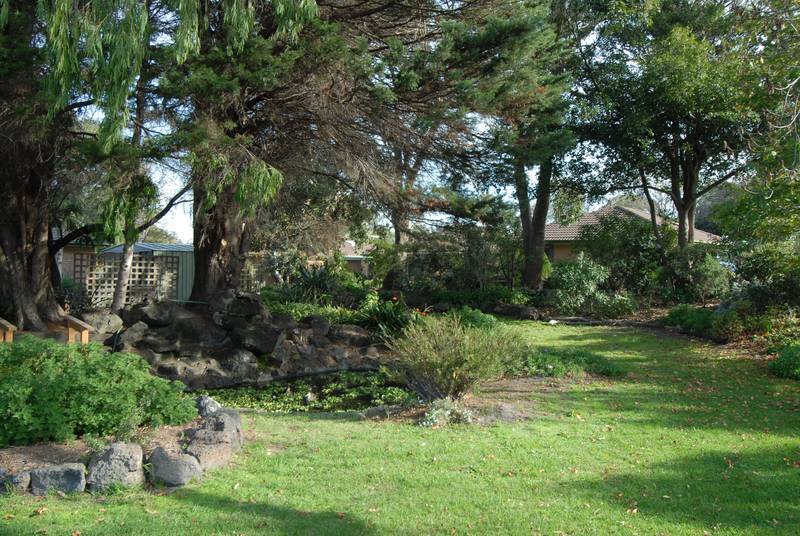 FABULOUS UNIT - SO CLOSE TO EVERYTHING Picture 3