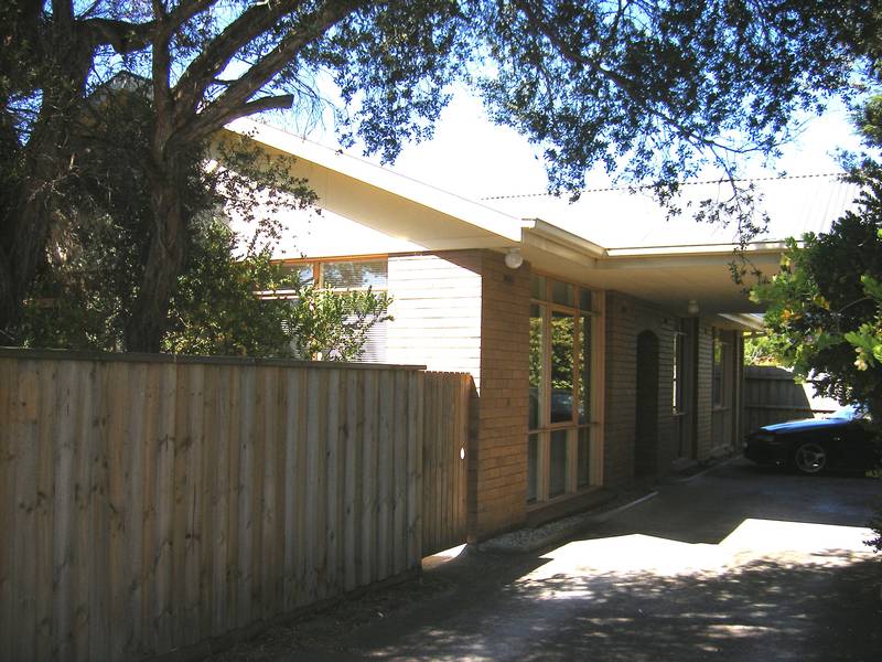 BEACH HIDE AWAY Picture 1