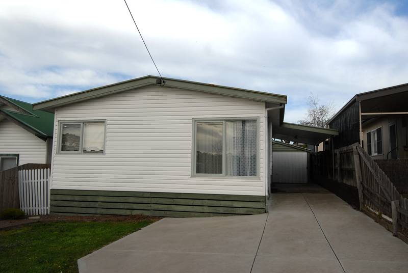 COTTAGE BY THE SEA - LITERALLY Picture 1