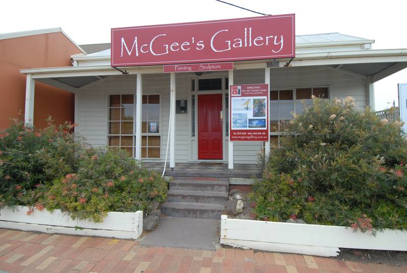 QUAINT SHOP OR OFFICE - GREAT POSITION Picture 1